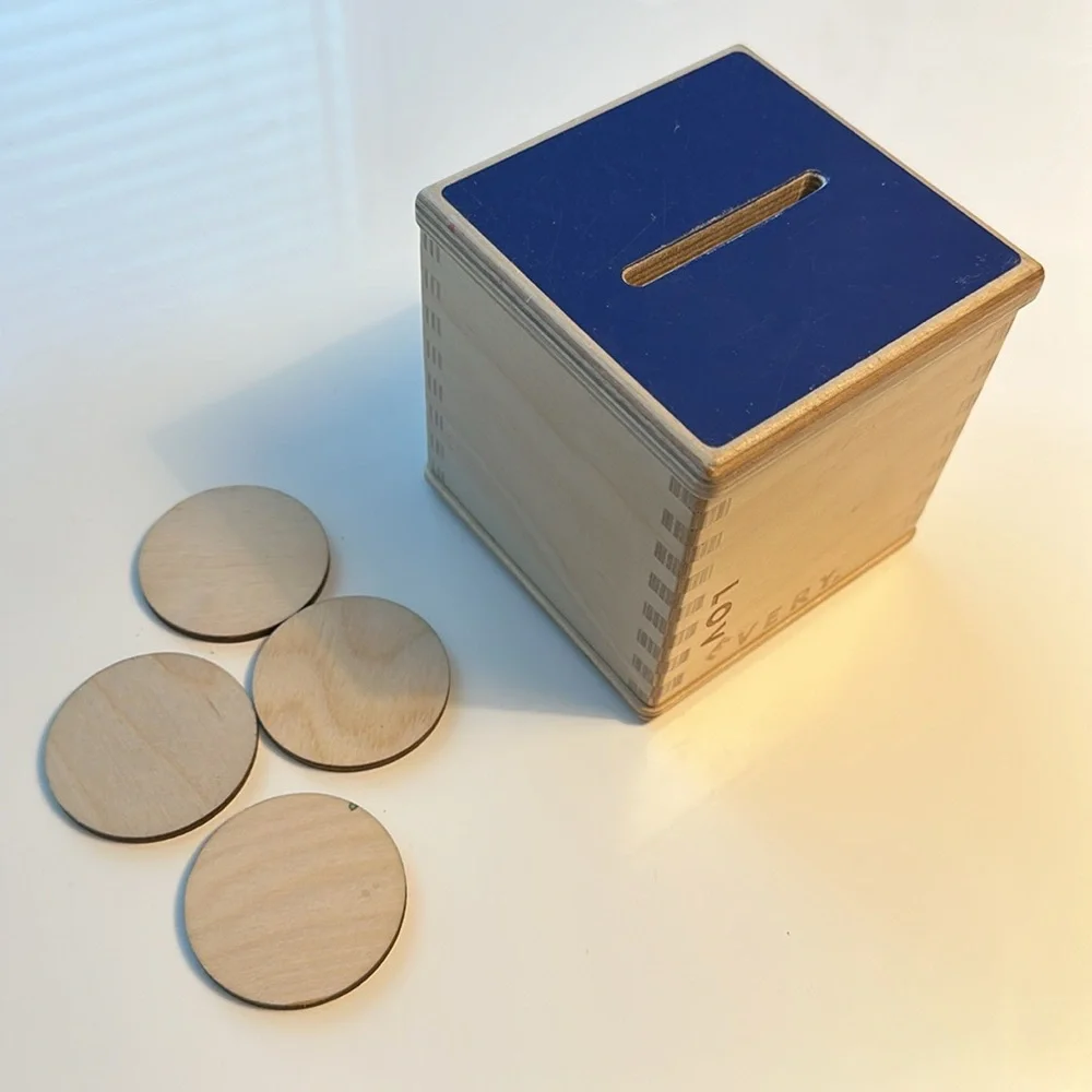 Lovevery Wooden Coin Bank and Coins - Picture 4 of 5
